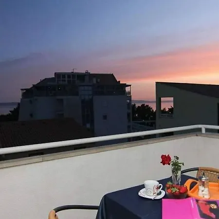 Apartamento 4 *