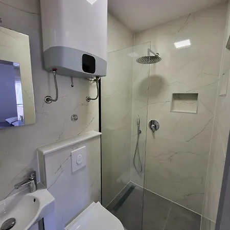 Apartamento 4 *
