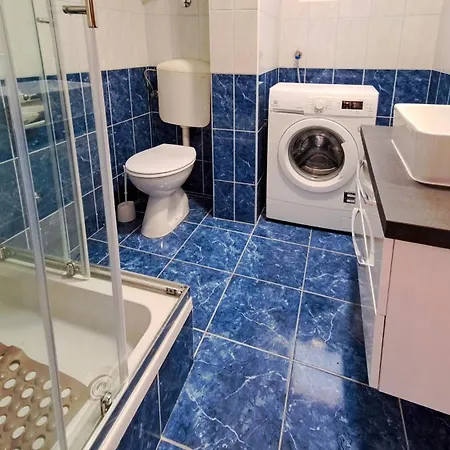 Apartamento 4 *
