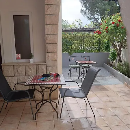 Apartamento 4 *