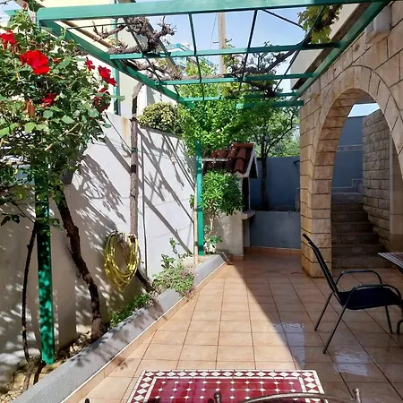4 Apartment *
